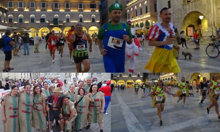 Pit-stop con la birra e maschere stravaganti: grande successo per la "Corsa di Homer" Pit-stop con la birra e maschere stravaganti: grande successo per la "Corsa di Homer"