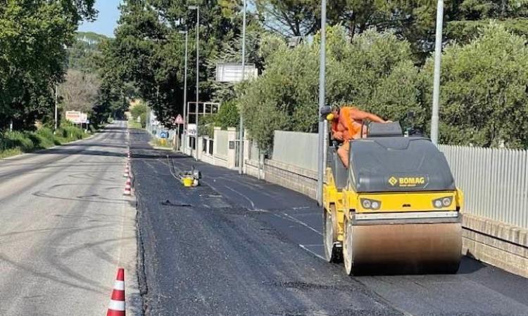 Treia, nuovo asfalto sulle corsie di immissione della Statale 361