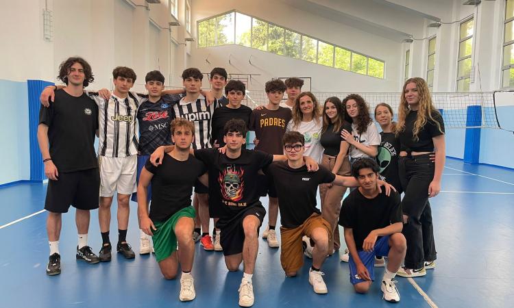 Macerata, l'ITE Gentili celebra i primi 41 diplomati dell'indirizzo sportivo