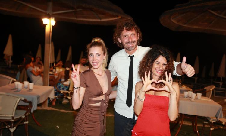 Una "Iena" a Porto Recanati: Filippo Roma ospite dello Chalet Acapulco Una "Iena" a Porto Recanati: Filippo Roma ospite dello Chalet Acapulco
