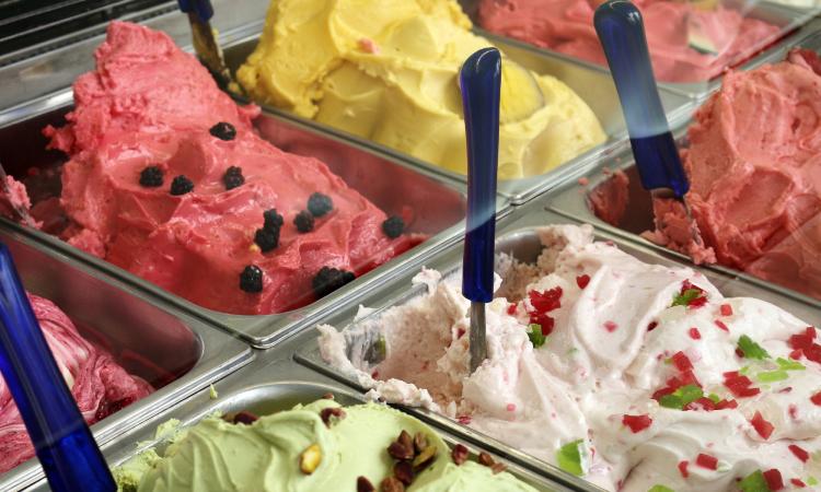 Dall'acqua al gelato: raffica di aumenti sui prodotti estivi Dall'acqua al gelato: raffica di aumenti sui prodotti estivi