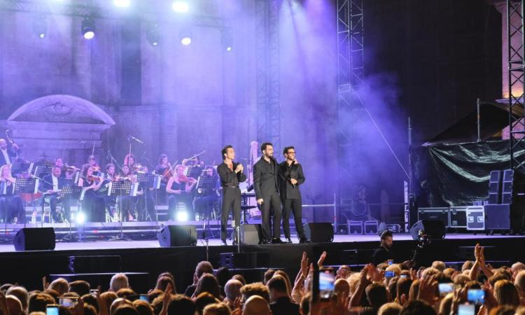 Il Volo in piazza ad Ascoli Piceno: cronaca di un successo annunciato Il Volo in piazza ad Ascoli Piceno: cronaca di un successo annunciato