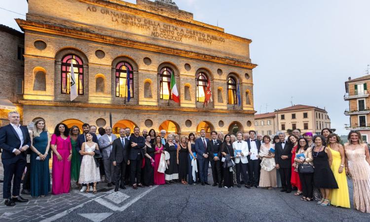 "Rotary all'Opera" per la prima della Carmen e de "La Traviata": la carica dei 300