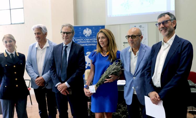 "Sicurezza Vera", i locali di Macerata fanno rete contro la violenza sulle donne (VIDEO e FOTO) "Sicurezza Vera", i locali di Macerata fanno rete contro la violenza sulle donne (VIDEO e FOTO)