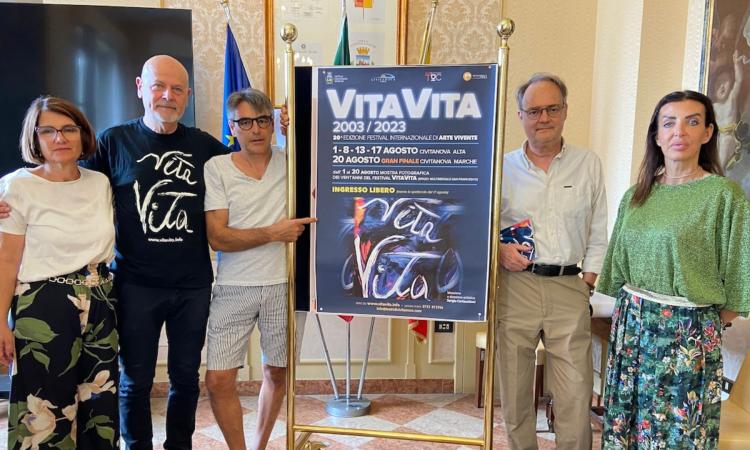 Civitanova, 300 foto per festeggiare i 20 anni di "Vita Vita": mostra nella città alta