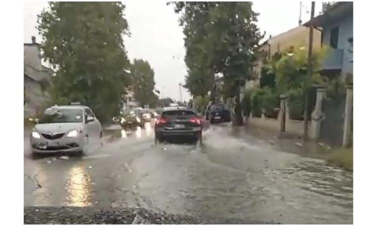 Sabato d'agosto all'insegna del maltempo nel Maceratese: a Porto Recanati strade allagate Sabato d'agosto all'insegna del maltempo nel Maceratese: a Porto Recanati strade allagate
