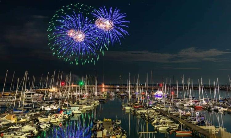 Civitanova, sì a fuochi d'artificio per Ferragosto ma divieto d'accesso alle spiagge libere