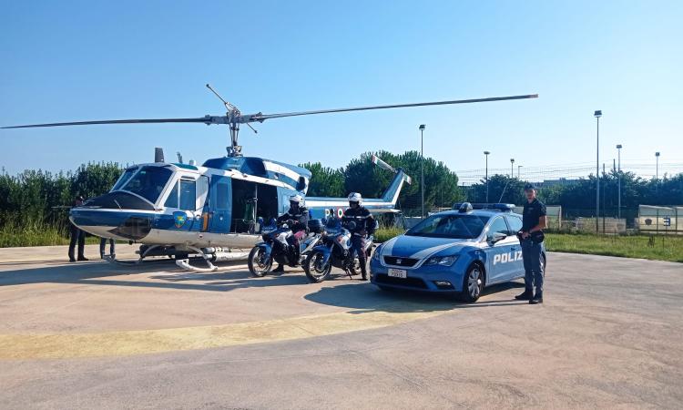 Controlli di Ferragosto, scippa la borsa a una 34enne: arrestato. Multati 46 automobilisti (FOTO e VIDEO)