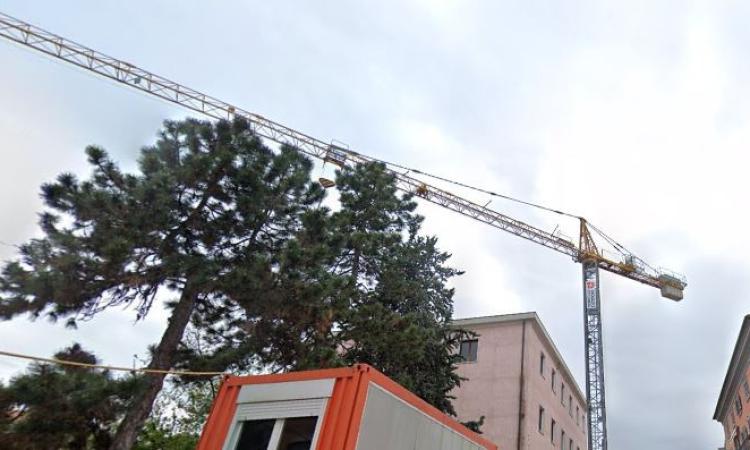 Macerata, smontaggio gru in via De Amicis: come cambia il traffico Macerata, smontaggio gru in via De Amicis: come cambia il traffico