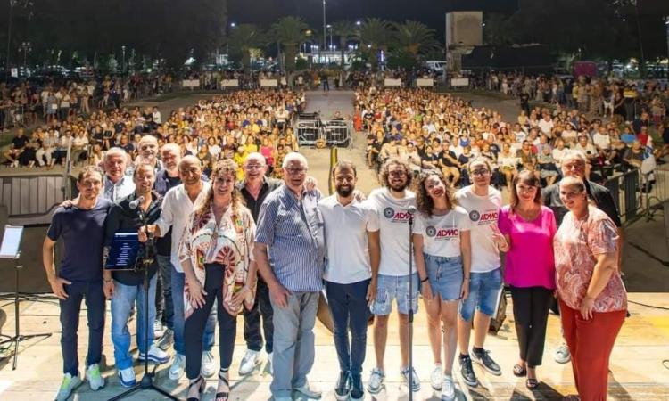 Civitanova, i successi 'senza tempo' di De Gregori e Venditti accendono la solidarietà