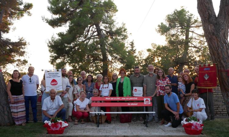 Montecassiano, l'Aido festeggia i 50 anni dalla fondazione: nuova panchina e cena solidale