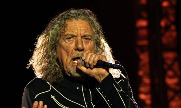 Serata magica con Robert Plant che rimane stregato da Macerata: "Il cuore dell’Italia"