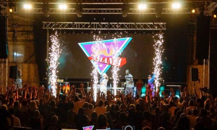 Macerata celebra San Giuliano con 90MANIA: una piazza pronta a rivivere gli anni '90