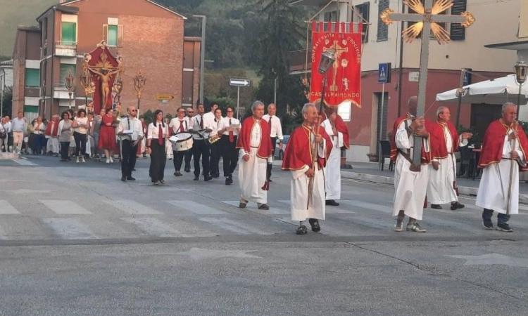 Castelraimondo, Festa triennale del SS.Crocifisso: una settimana di eventi all'insegna del sacro Castelraimondo, Festa triennale del SS.Crocifisso: una settimana di eventi all'insegna del sacro