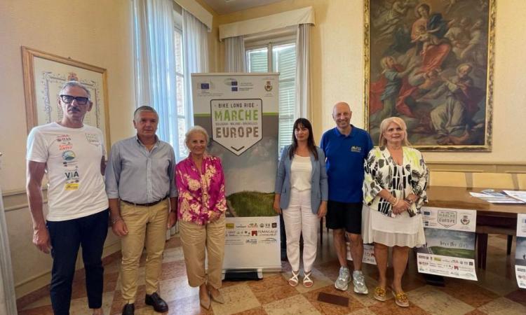 Da Civitanova a Bruxelles in bici per promuovere il cicloturismo e la mobilità sostenibile
