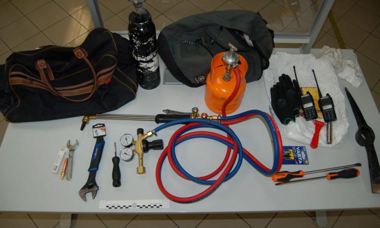 Civitanova, nell'auto materiale per compiere assalti ai bancomat: arrestato pregiudicato 28enne