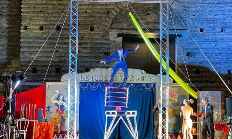 Artisti di strada, circo e musica: a Macerata torna Artermigrante, Jo Squillo tra gli ospiti