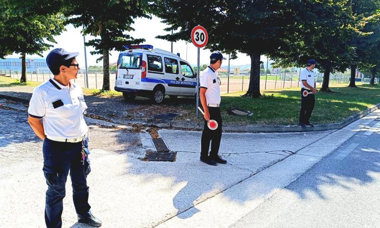 Morrovalle, potenziato l'organico della polizia locale: scattano i pattugliamenti, 6 multe Morrovalle, potenziato l'organico della polizia locale: scattano i pattugliamenti, 6 multe