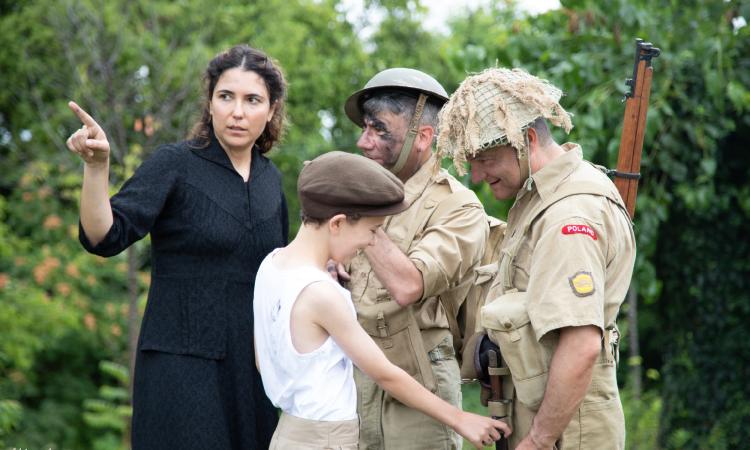 Le campagne di San Severino diventano set fotografico per un gruppo storico