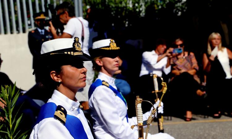 Chiara Boncompagni prende il timone da Ylenia Ritucci: nuovo comandante per la Capitaneria di Civitanova (FOTO)