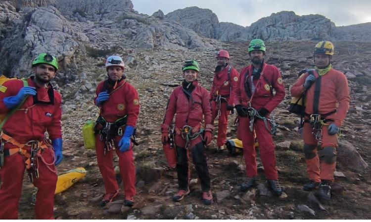 Bloccato in una grotta in Turchia a mille metri di profondità: in azione il soccorso alpino delle Marche