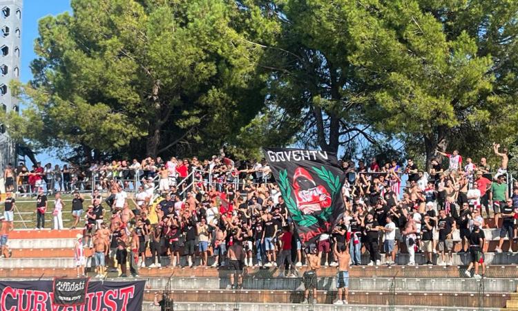 Eccellenza, inizio in bellezza per la Maceratese: Chiesanuova piegata 2-0 nel derby. In 1500 all'Helvia Recina Eccellenza, inizio in bellezza per la Maceratese: Chiesanuova piegata 2-0 nel derby. In 1500 all'Helvia Recina
