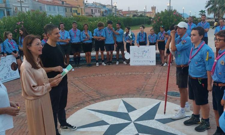 Porto Potenza Picena, il comune premia gli scout per il restauro delle panchine Porto Potenza Picena, il comune premia gli scout per il restauro delle panchine