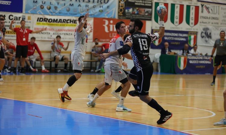 Pallamano, la Macagi Cingoli sbaglia troppo e la vittoria sfuma: Bolzano vince 28-30 Pallamano, la Macagi Cingoli sbaglia troppo e la vittoria sfuma: Bolzano vince 28-30