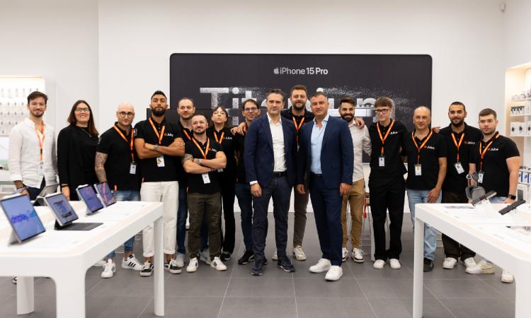 Civitanova, festa grande al Cuore Adriatico per l'apertura del negozio Juice