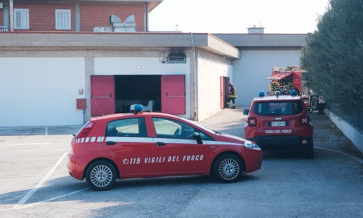 Corridonia, fiamme alla discoteca "Ciao Ciao": domato un principio di incendio Corridonia, fiamme alla discoteca "Ciao Ciao": domato un principio di incendio