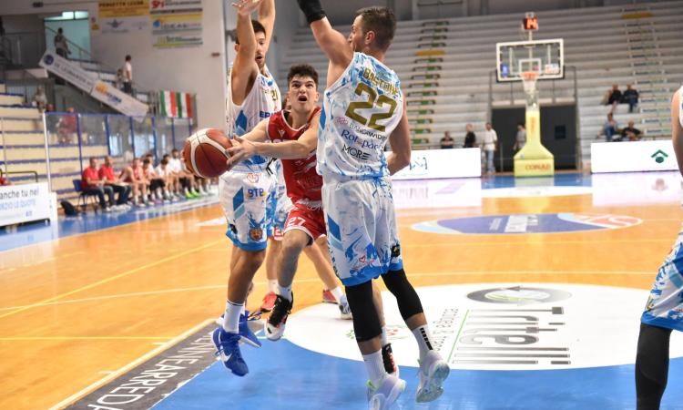 Basket, l'Halley Matelica si rialza contro Roseto: super rimonta e Mariani super Basket, l'Halley Matelica si rialza contro Roseto: super rimonta e Mariani super