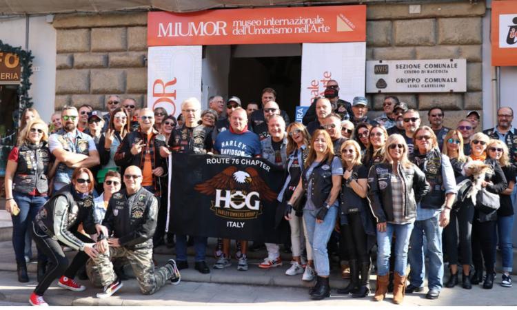 A Tolentino rombano i motori: raduno dei possessori di Harley Davidson in centro storico