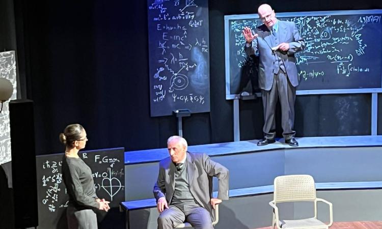 Civitanova "Copenhagen": terzo appuntamento con Caro teatro