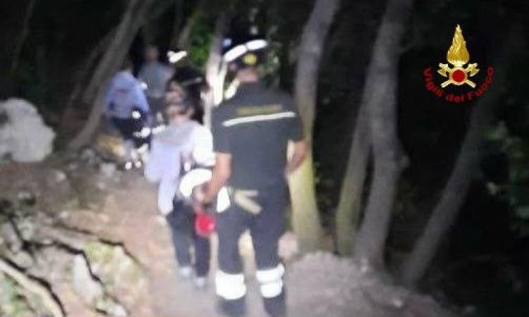 Cala il buio e smarriscono il sentiero: coppia di ragazze in salvo
