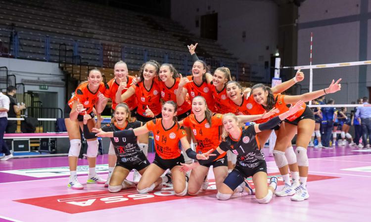 Volley A2, tie-break decisivo: la Cbf Balducci Macerata espugna Cremona Volley A2, tie-break decisivo: la Cbf Balducci Macerata espugna Cremona