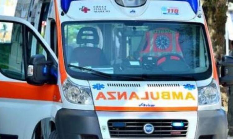 Incidente sul lavoro a San Severino, operaio trasportato all'ospedale in codice rosso