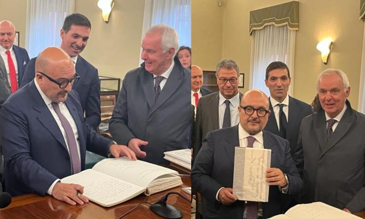 Recanati, blitz a Casa Leopardi per il ministro Sangiuliano. E promette: "A marzo ritorno" Recanati, blitz a Casa Leopardi per il ministro Sangiuliano. E promette: "A marzo ritorno"