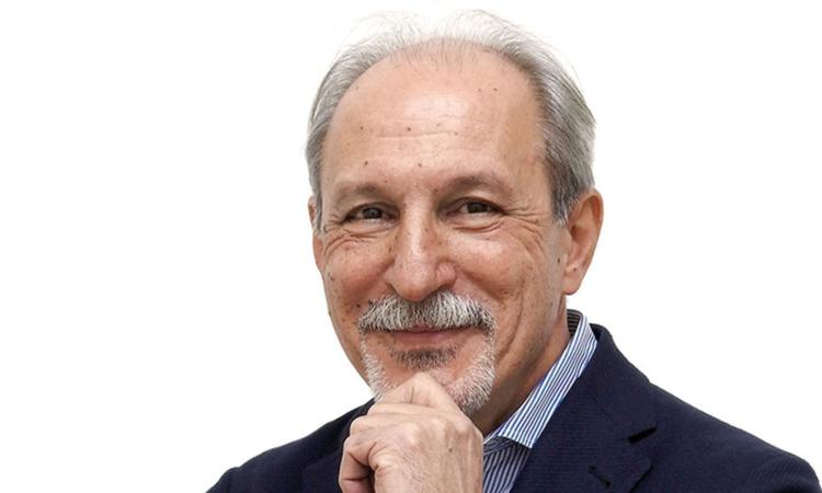 Macerata, "Le piante crescono guardando il cielo": Gianni Corvatta presenta il suo libro all'Asilo Ricci Macerata, "Le piante crescono guardando il cielo": Gianni Corvatta presenta il suo libro all'Asilo Ricci