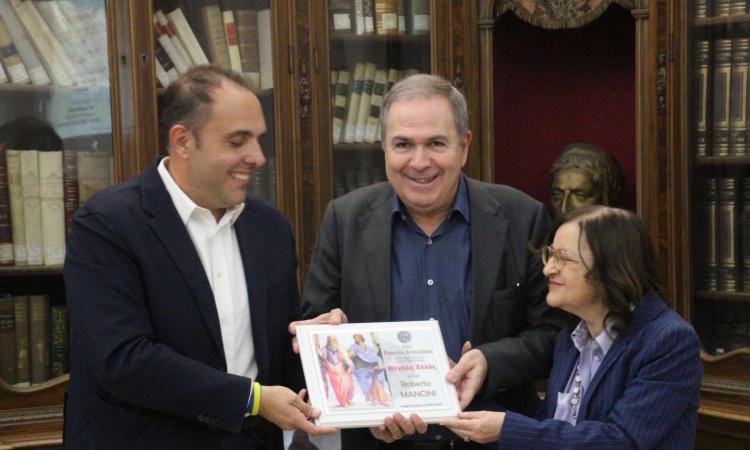 Unimc, al professor Roberto Mancini il Premio Anassilaos Megale Hellas 2023 Unimc, al professor Roberto Mancini il Premio Anassilaos Megale Hellas 2023