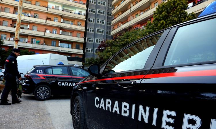 Porto Recanati, era ai domiciliari all'Hotel House ma girava in auto per le vie del centro: arrestato