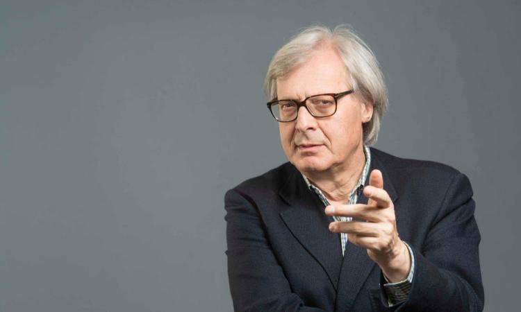 Dopo 7 anni Monte San Martino riabbraccia il suo teatro comunale. Arriva Sgarbi per il festival Storie
