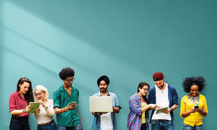 Work in progress? Il lavoro fra società e social network: imprese alla rincorsa delle nuove leve Work in progress? Il lavoro fra società e social network: imprese alla rincorsa delle nuove leve