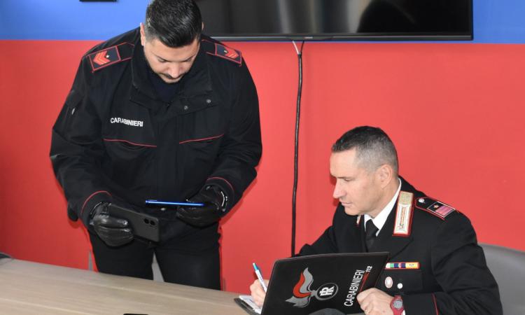 Civitanova, colpo allo chalet: rubati superalcolici e quattro cellulari, denunciato 20enne