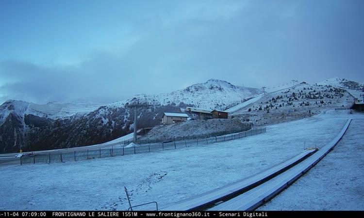Risveglio bianco, arriva la prima nevicata sui monti Sibillini Risveglio bianco, arriva la prima nevicata sui monti Sibillini