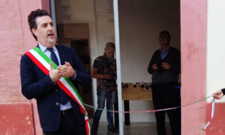 Urbisaglia, inaugurato il centro per giovani: taglio del nastro per il nuovo "Epic'entro”