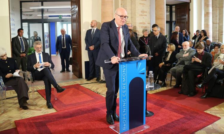 Guerra in Medio Oriente, l'appello del rettore McCourt: "Fermare la barbarie"