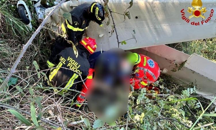 Precipita ultraleggero, feriti pilota e passeggero: interviene l'eliambulanza