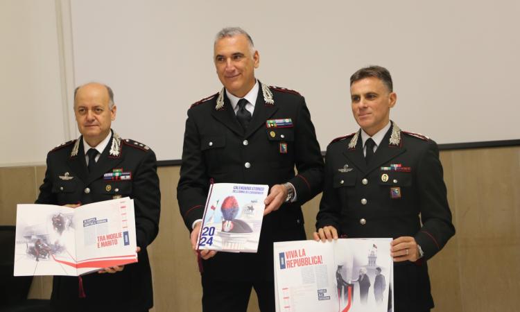 Pininfarina e Gramellini all'opera per il calendario 2024 dei carabinieri: svelato oggi a Macerata Pininfarina e Gramellini all'opera per il calendario 2024 dei carabinieri: svelato oggi a Macerata