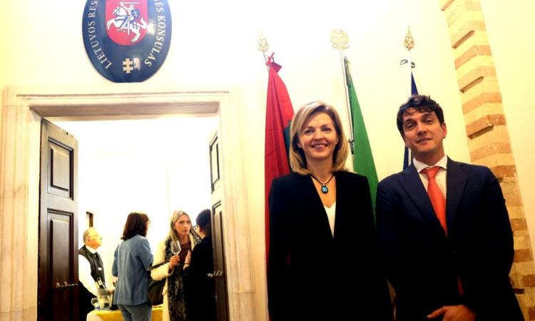 Macerata, inaugurato il consolato onorario della Lituania: occasione di scambio con un mercato in crescita (VIDEO e FOTO)