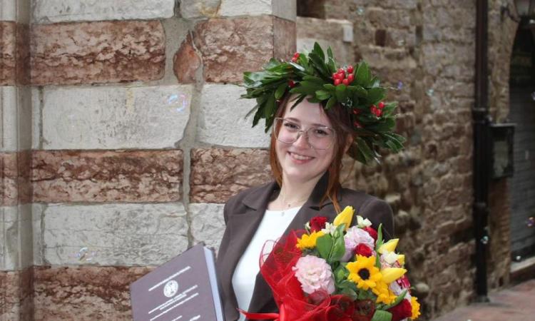 Traguardo importante per Federica Tiburzi: laurea con lode in Archeologia e “dignità di stampa” Traguardo importante per Federica Tiburzi: laurea con lode in Archeologia e “dignità di stampa”